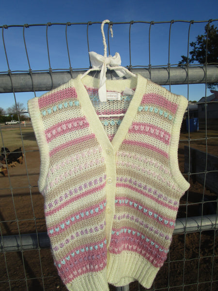 80s-90s “Adoria” Chunky Knot Sweater Vest!